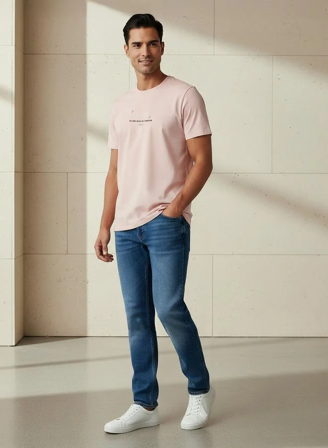 ايكونيك Iconic Men Slim Fit Crew Neck Short Sleeve Printed T-shirt